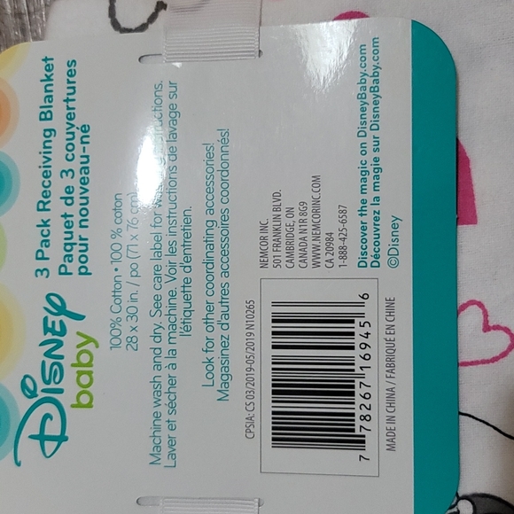 Disney lot for babies x3 receiving blankets and baby first book age 0-3 NWT - Picture 5 of 5